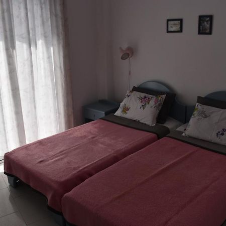 Niki Apartments Polychrono Bagian luar foto
