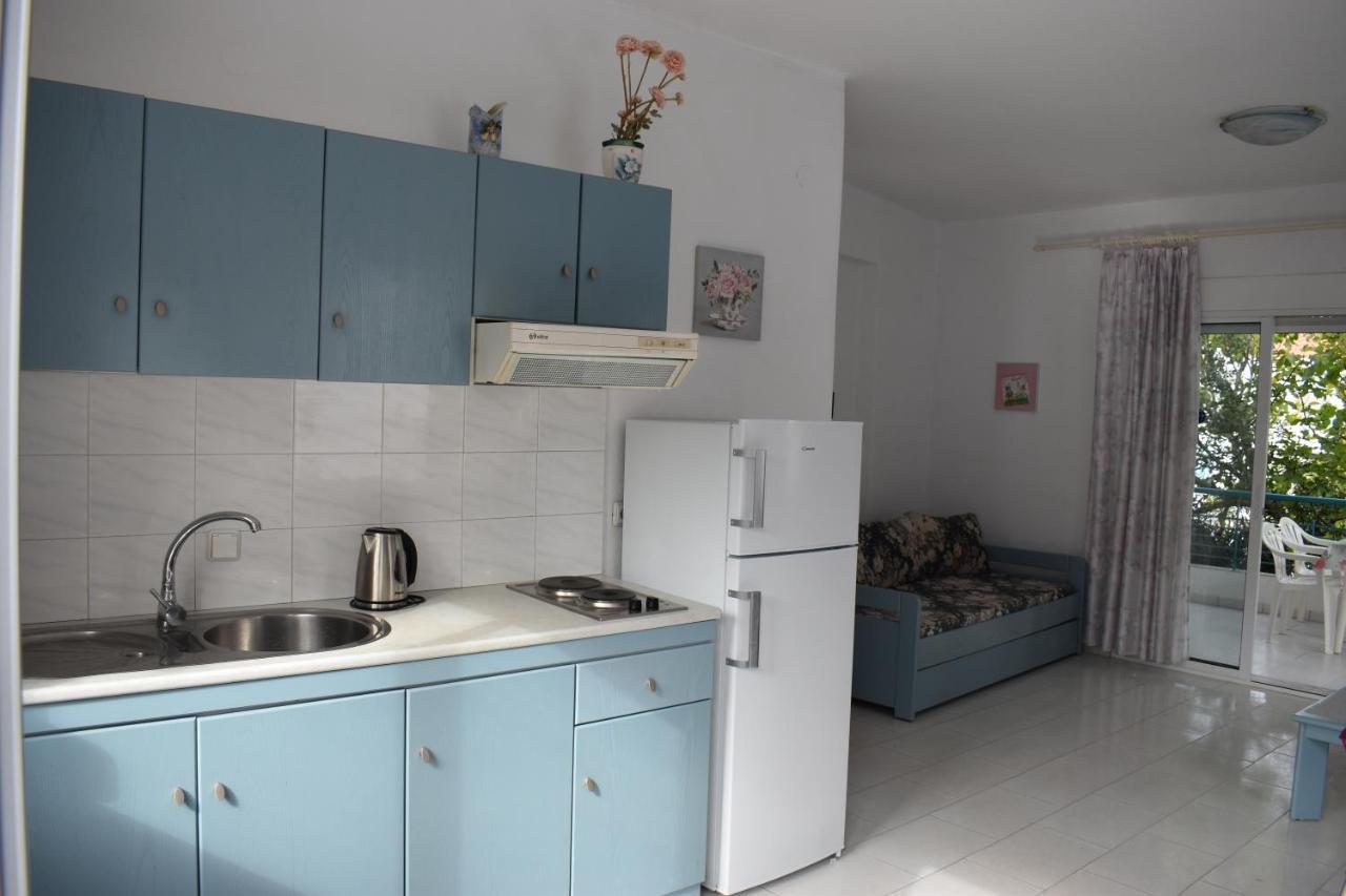Niki Apartments Polychrono Bagian luar foto