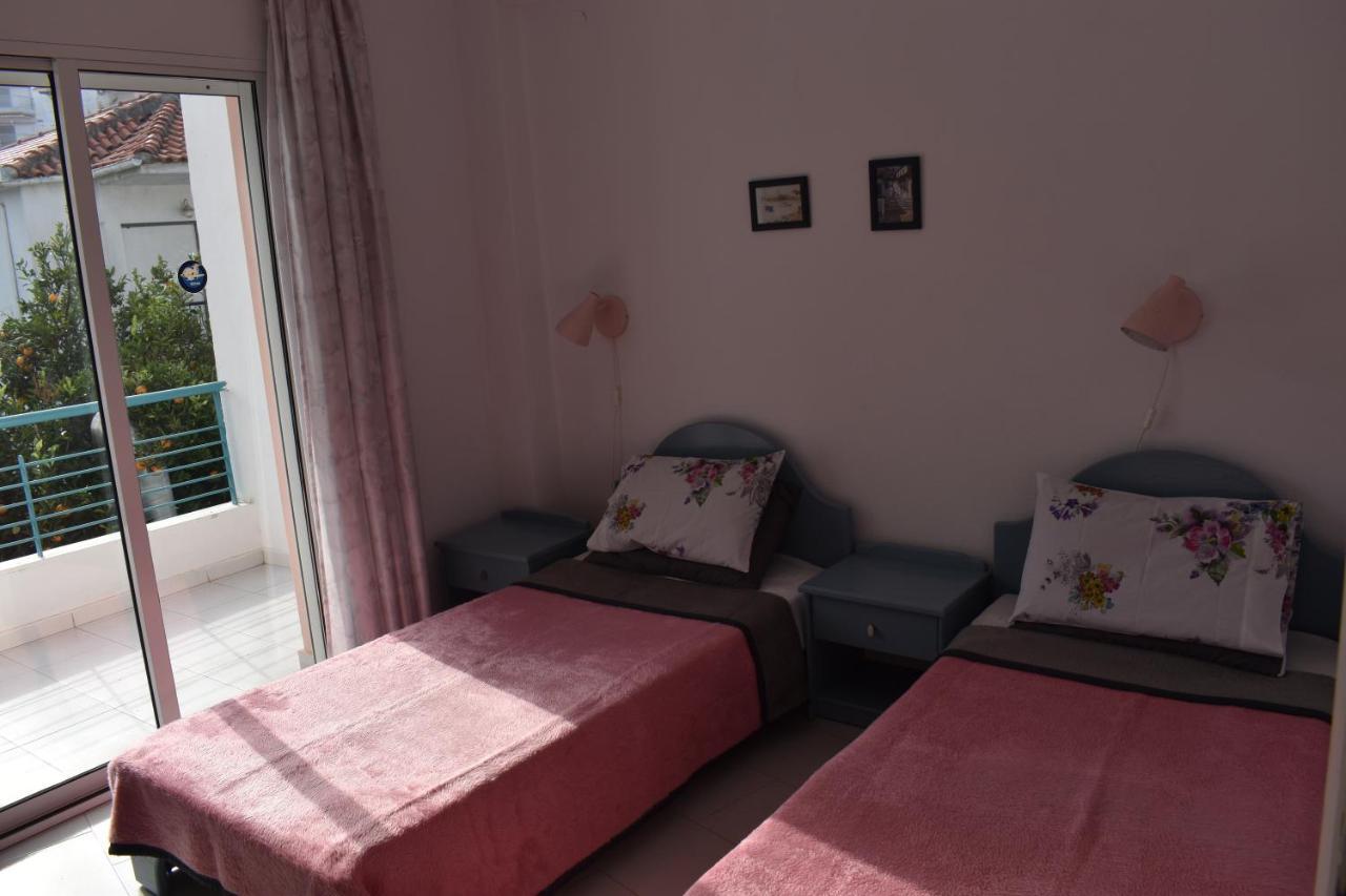 Niki Apartments Polychrono Bagian luar foto