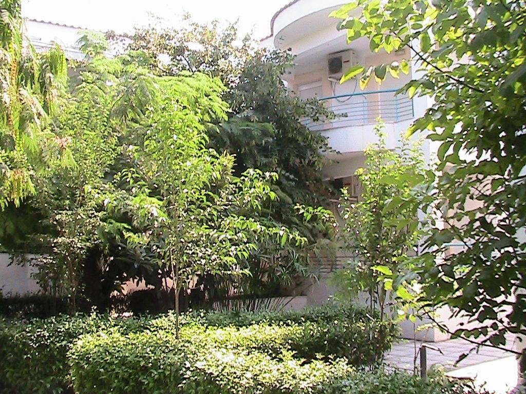 Niki Apartments Polychrono Bagian luar foto