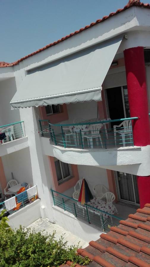 Niki Apartments Polychrono Bagian luar foto